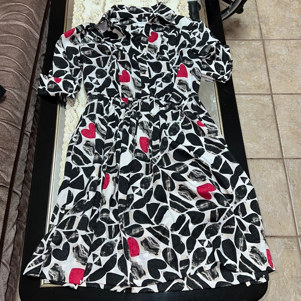 Jessica Simpson black and white satin short-sleeved mini dress